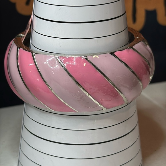 Two Tone Pink Swirl Enamel Bracelet NWT - Picture 2 of 5